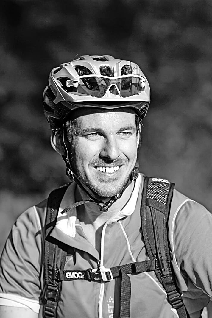   Rider: Wolfgang Watzke (35), BIKE-Fotograf; Fährt Bike seit 1989; Gewicht/Größe 78 kg/1,85 m; Fahrertyp Enduro; Lieblingsrevier Latsch
