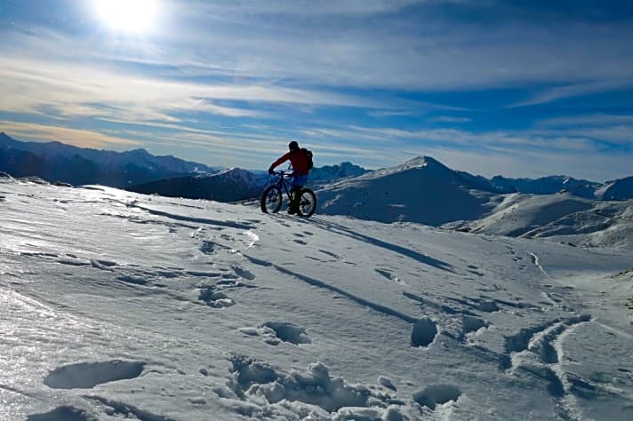   Durch die Alpen sind schon viele gefahren. Thomas Bauer fuhr aber wirklich drüber. Seine Route führte über den Alpenhauptkamm – seiner Ansicht nach das Merkmal einer Alpenüberquerung.