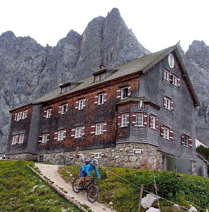   Die Falkenhütte ist die zweite Hütte auf der Tour, in der man übernachten kann.
