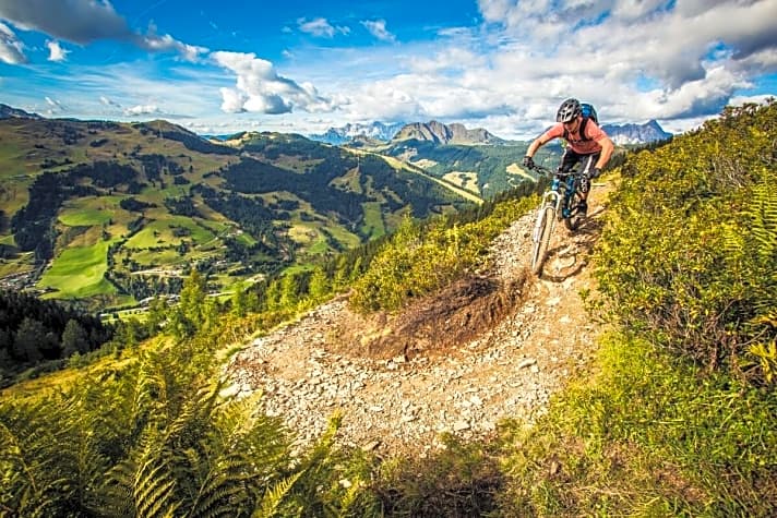   Daumen nach unten: In kaum einem Land stehen die Berge so dicht wie in Österreich. Leider sind die meisten Wege für Mountainbiker tabu.