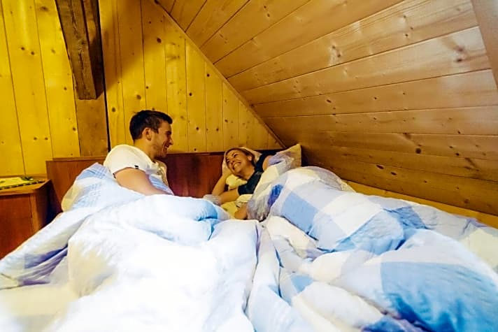   Seit ein paar Jahren kann man auf der Grangleralm auch in kuscheligen Betten unterm Dach übernachten.