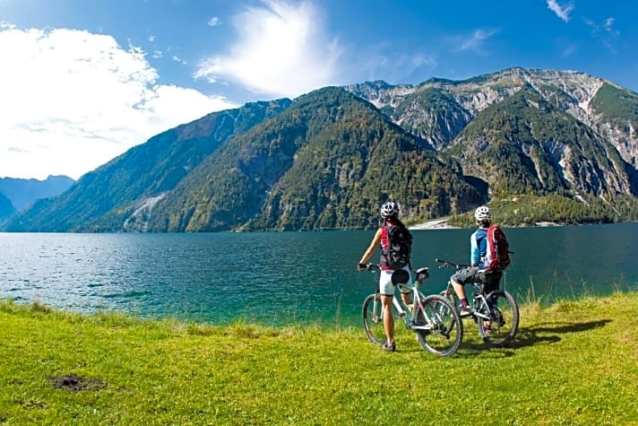   Vom Achensee aus kann man sich auf den Weg Richtung Schleims-Sattel machen. Dort wartet für Biker eine fiese Rampe.