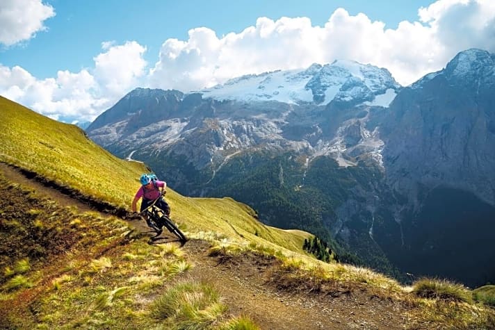   Im Val di Fassa locken Dolomiten-Panorama, anspruchsvolle MTB-Touren und lohnende Singletrails.
