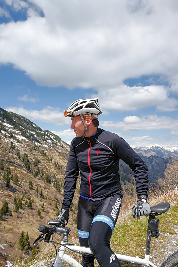  „Die Mountainbike-Technik und das ganze Drumherum haben sich extrem verändert. Doch das Erlebnis, dass man bei einer Tremalzo-Tour hat, ist noch exakt dasselbe, wie früher“, so Michael Veith, der Anfang der Neunziger zum ersten Mal den Tremalzo erklomm.