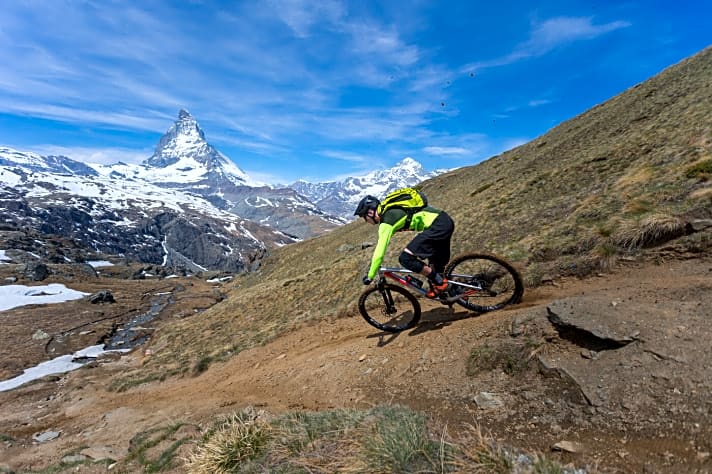  Wir konnten das Topmodell des BMC Speedfox bereits ausgiebig auf dem Gornergrat-Trail in Zermatt testen.
