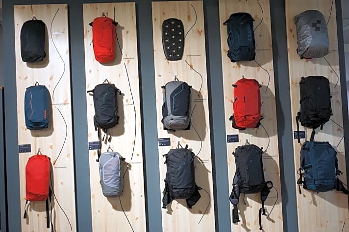   Auf der Hausmesse in Waldershof zeigte Cube für 2018 fünf komplett neue Rucksäcke im einheitlichen Look.