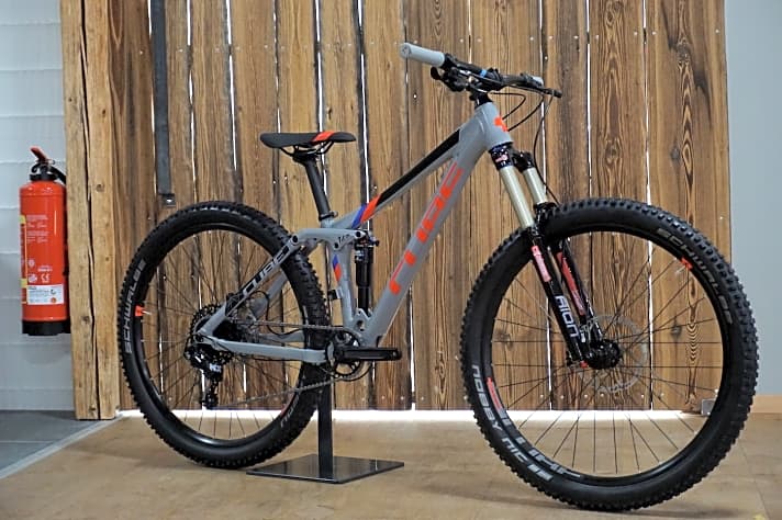 what does hardtail mean on a bike
