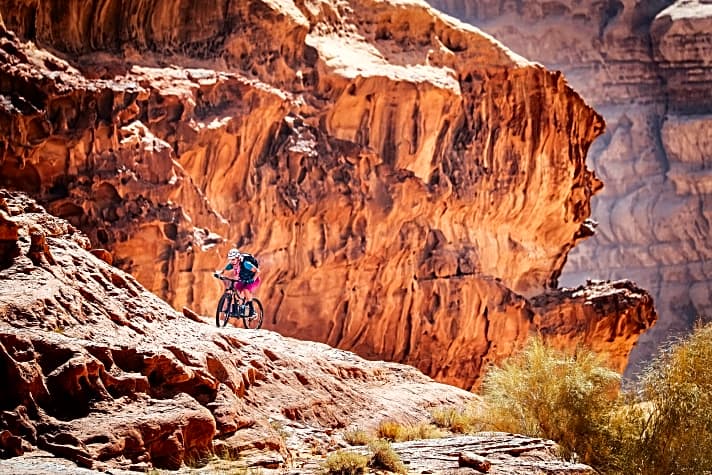   Jordan Bike Trail: Die MTB-Route durch Jordanien umfasst 20549 Höhenmeter in 15 Etappen. Doch sie ist in drei Teile aufgeteilt, die man auch einzeln nachfahren kann.
