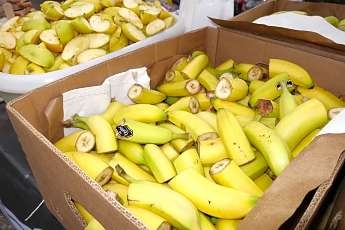   Typische Marathon-Verpflegung: Bananen gibt's fast überall.