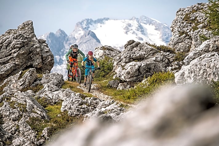   Perfekte Mischung: In den Dolomiten lassen sich natürliche Trails und Bikepark-Abfahren bestens kombinieren. 