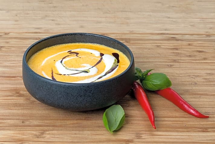   Der Kürbis ist der kulinarische Knaller im Herbst und als Suppe ein Klassiker.