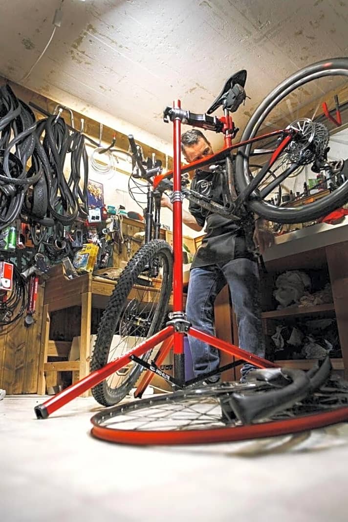   Mechaniker machen Bike-Shops mit ihren Fähigkeiten plötzlich systemrelevant.