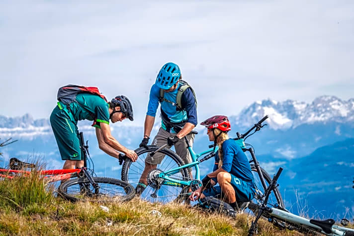   Die neuen Trailbikes klettern so gut, dass man mit ihnen am liebsten gleich zu einer Tour über die Alpen aufbrechen will.