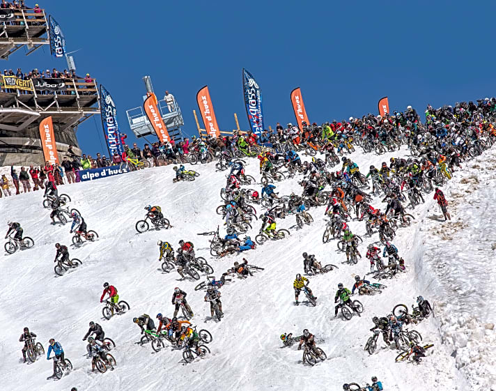   Das wohl krasseste Enduro-Event der Welt: die Megavalanche vom 3300 Meter hohen Pic Blanc hinunter.