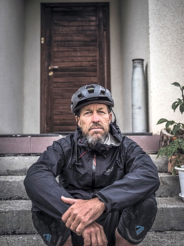   Dan Milner, Abenteuer-Biker: Nenn’ ein Land – Dan Milner war schon dort. Der in Chamonix wohnende Brite tourt seit mehr als 20 Jahren durch die Welt auf der Suche nach den besten Singletrails.