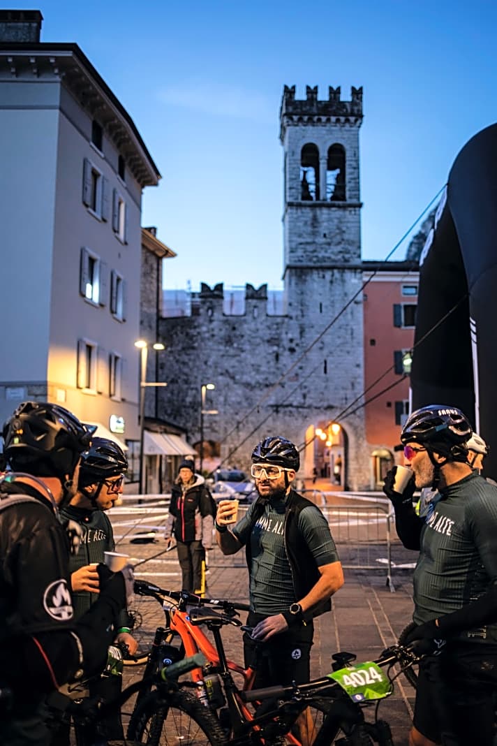   Riva del Garda am Morgen des BIKE-Marathons.