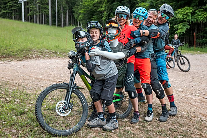   Dicke Reifen - dicke Freunde! Bei den Bike-Events für Kids im Paganella-Bikepark darf der Spaß auf keinen Fall fehlen. 