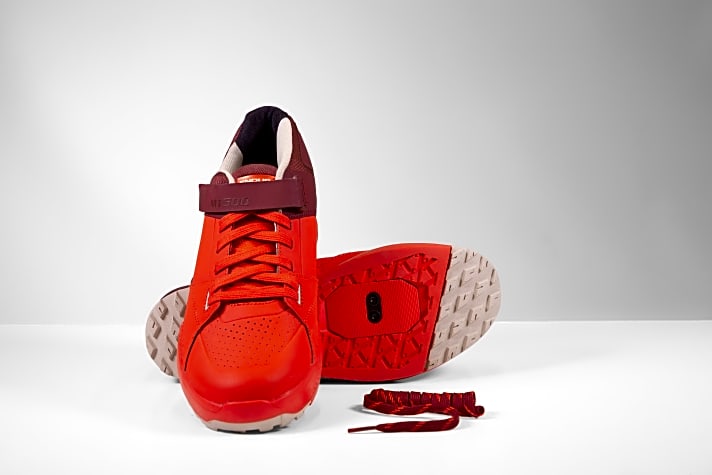   MT500 Burner Clipless: 159,99 Euro kostet der Klick-Schuh von Endura mit der ebenfalls dreigeteilten Laufsohle, er ist in drei Farben erhältlich.