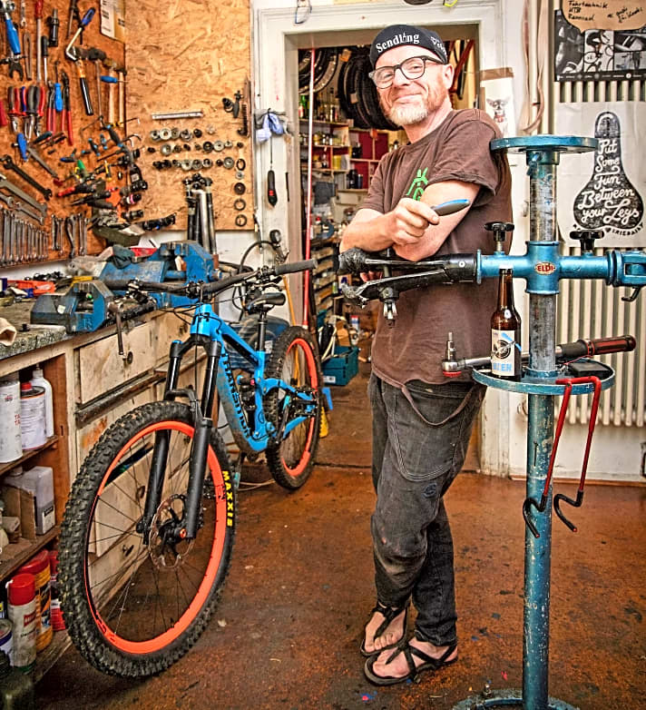 Mario Kaaf, früherer Radkurier und Inhaber des Radshops Ritzelkitzel mit Werkstatt im Münchner Süden