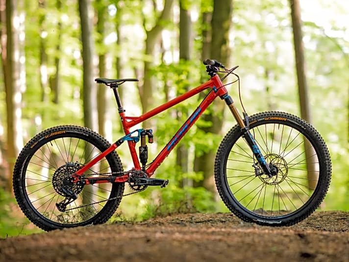 Nicolai Saturn 16 individuelles Enduro im NeuheitenTest 2022 BIKE
