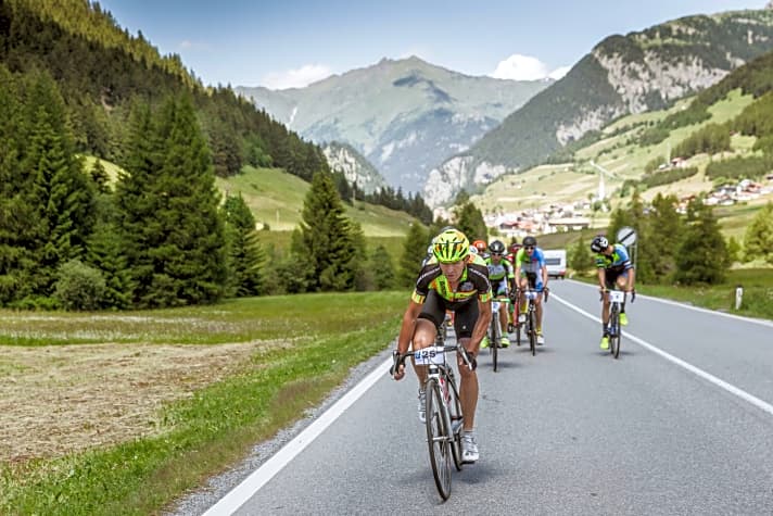 Extrem lang, extrem schwer: Ultracycling-Rennen wie das Race Across the Alps in Österreich
