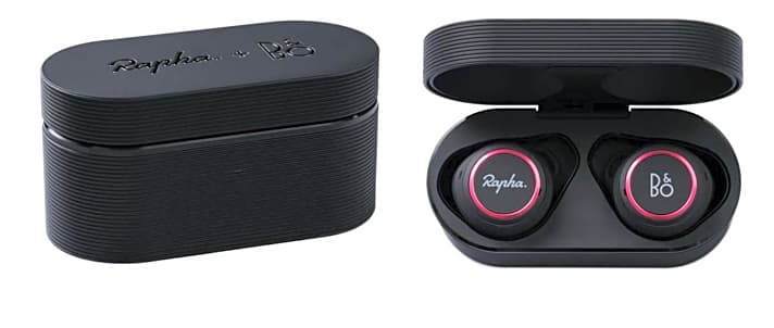   Kompaktes Kästchen: Mit der mobilen Ladestation kann man den Kopfhörer-Akku drei Mal wiederaufladen.