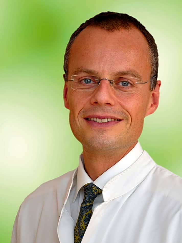   Dr. Olaf Pingen, Chefarzt für Orthopädie und Unfallchirurgie am Amalie Sieveking
 	Krankenhaus in Hamburg, fährt selbst ambitioniert Rennrad