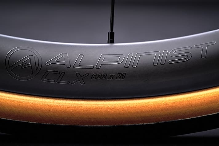   Die 1284 Gramm leichten Alpinist-Laufräder wurden speziell für das Aethos designt
