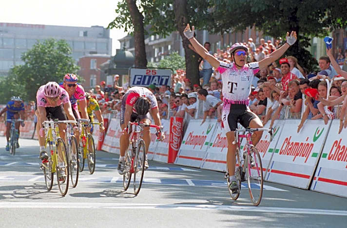   Moment des Triumphs: Der Sieg im belgischen Charleroi 1995 war Erik Zabels erster Etappensieg bei der Tour de France – elf weitere sollten folgen 