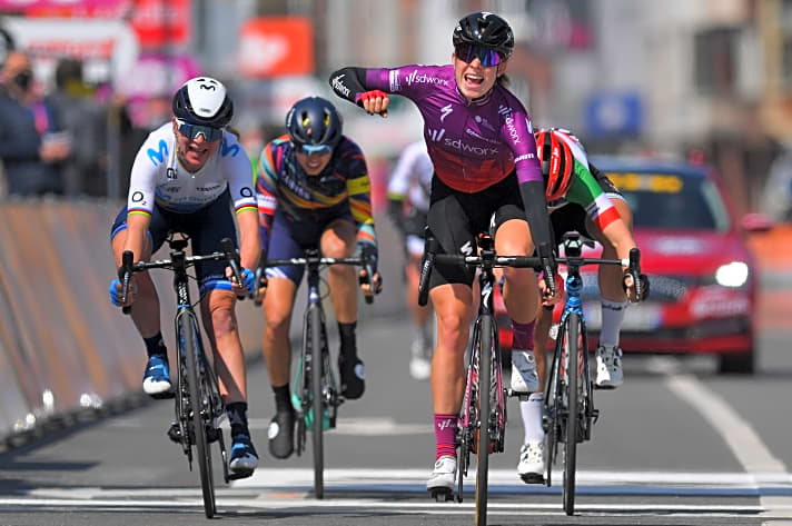 Die Niederländerin Demi Vollering holte in Lüttich ihren ersten Sieg bei einem Rennen der Women’s World Tour.