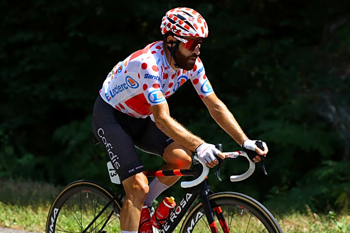 Simon Geschke mit dem Bergtrikot bei der Tour de France 2022