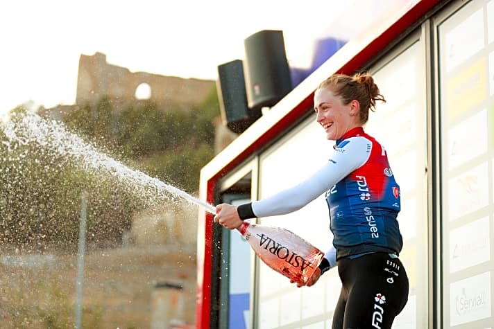 Grace Brown gewann bei der Vuelta der Frauen 2022 die 3. Etappe