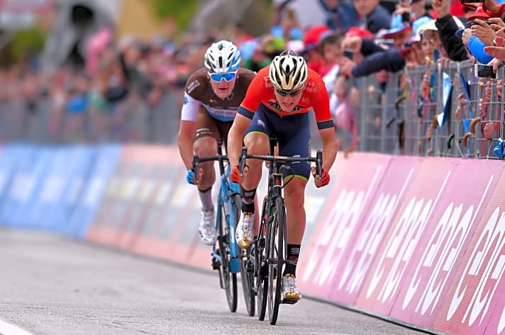 Giro d’Italia 2018: Nico Denz wird im Sprint von Matej Mohoric geschlagen 