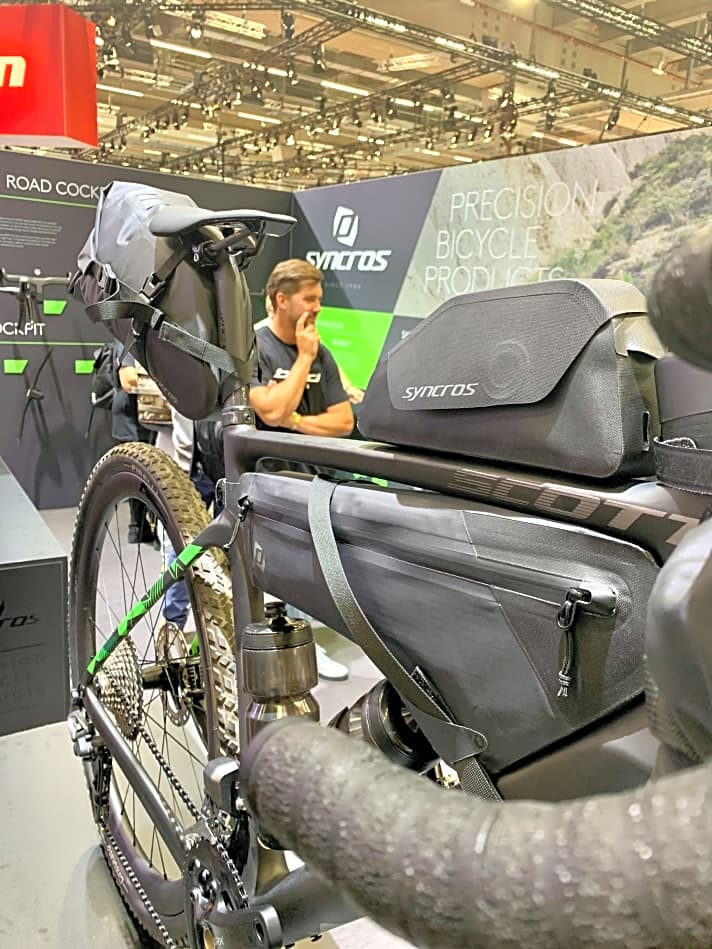 Die neuen Syncros Bikepacking-Taschen präsentierte man auf der Eurobike an einem Gravelbike.