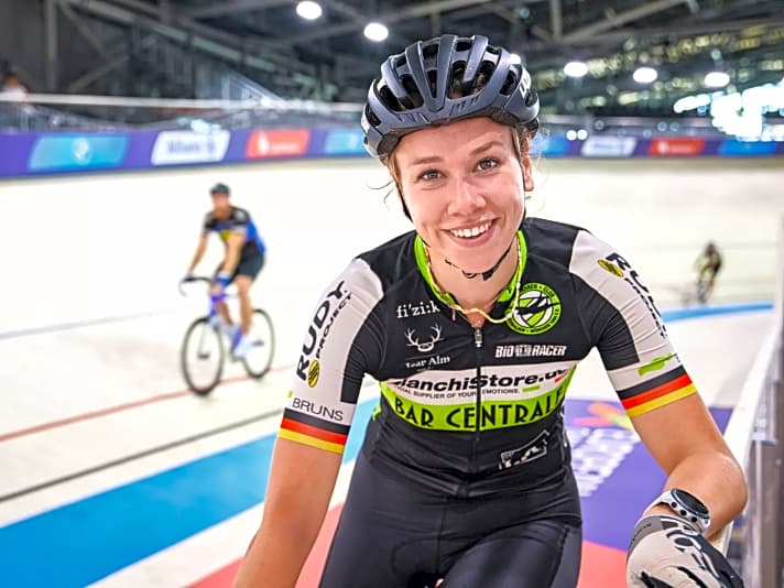 Radsportlerin und Vereinsmitglied Paulina Klimsa bringt als Werkstudentin Fachwissen in den Bahnbau ein