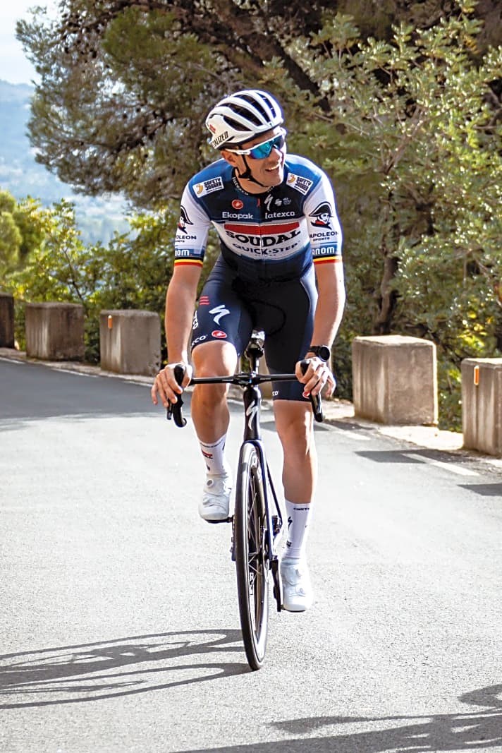 Soudal - Quick Step: Trikot für 2023 | Das Outfit von Evenepoel & Co ...