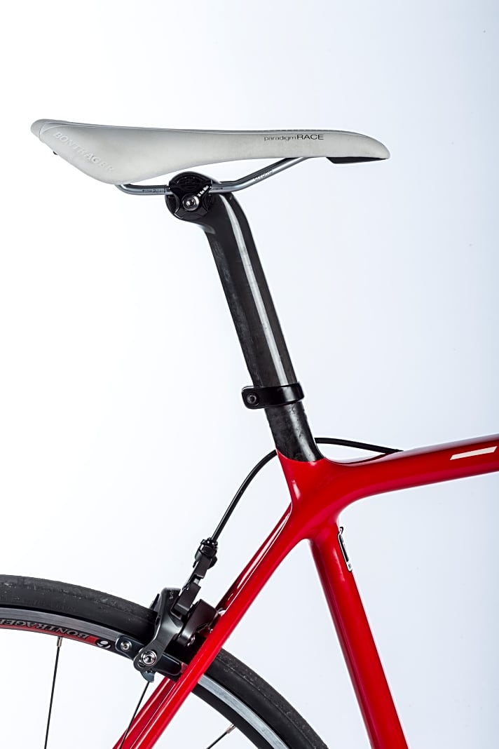   Trek-Spezialität: Die Ride-tuned-Sattelstütze wird über dem Sitzrohr geklemmt. Sie ist mit dafür verantwortlich, dass das Rad einen hohen Federkomfort bietet.