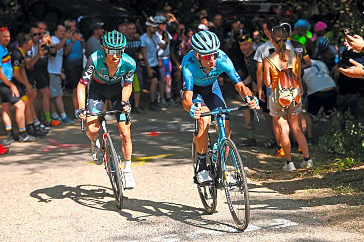 Vincenzo Nibali vor dem späteren Sieger Jai Hindley auf der 14. Etappe