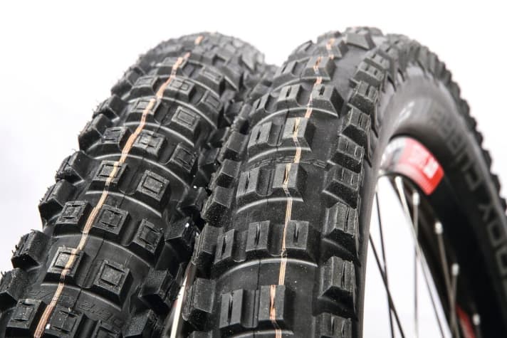   Schwalbe Eddy Current Front/Rear 2,8" >> <a href="https://www.awin1.com/cread.php?awinmid=11768&awinaffid=471469&clickref=+B+Schwalbe+Eddy+Current+Front%2FRear&ued=https%3A%2F%2Fwww.rosebikes.de%2Fsearch%3Fq%3DSchwalbe%2BEddy%2BCurrent" target="_blank" rel="noopener noreferrer nofollow">bei Rose erhältlich</a> *.