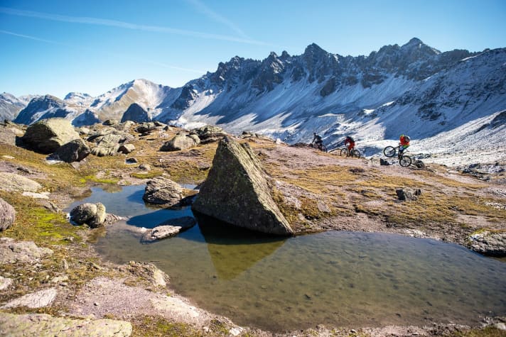   Himalaja, Kamtschatka, Brooks Range in Alaska? Nein, Lenzerheide in der schönen Schweiz! Der Furcletta-Trail ist ein Epic Ride wie aus dem Bilderbuch und unsere Nummer 1.
