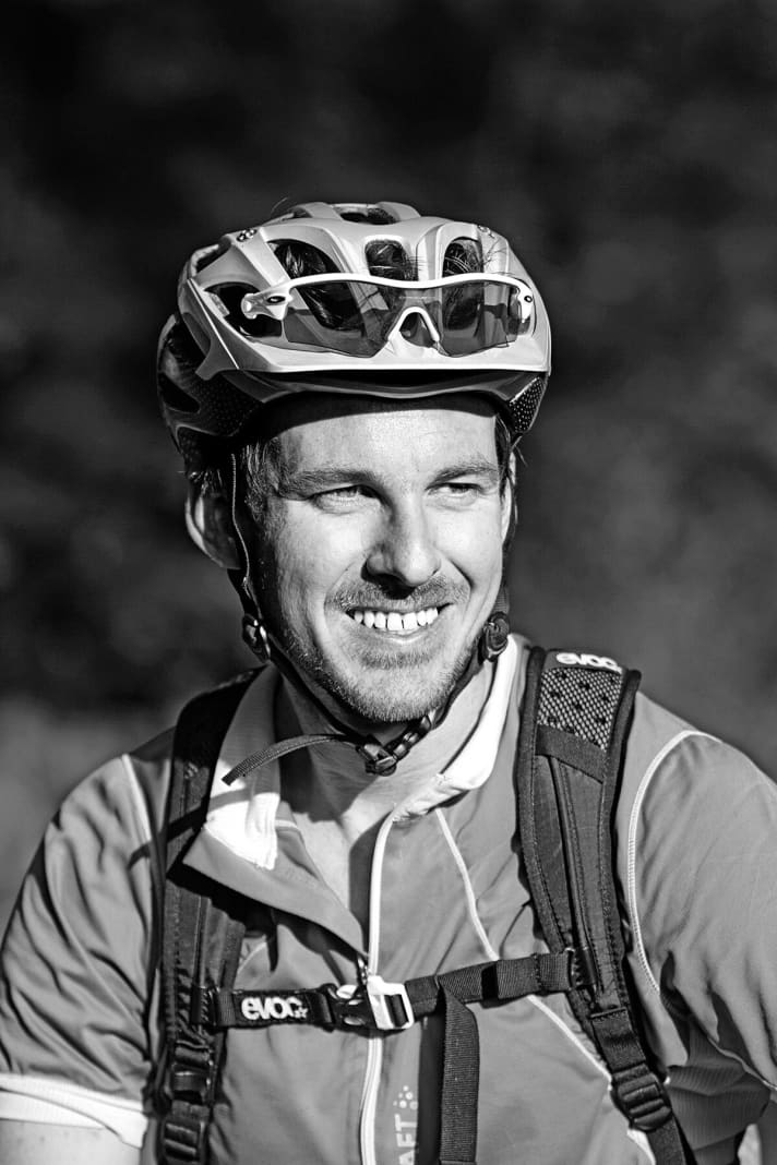   Rider: Wolfgang Watzke (35), BIKE-Fotograf; Fährt Bike seit 1989; Gewicht/Größe 78 kg/1,85 m; Fahrertyp Enduro; Lieblingsrevier Latsch