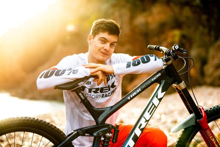   Loris Vergier fährt 2021 an der Seite von Weltmeister Reece Wilson bei Trek.