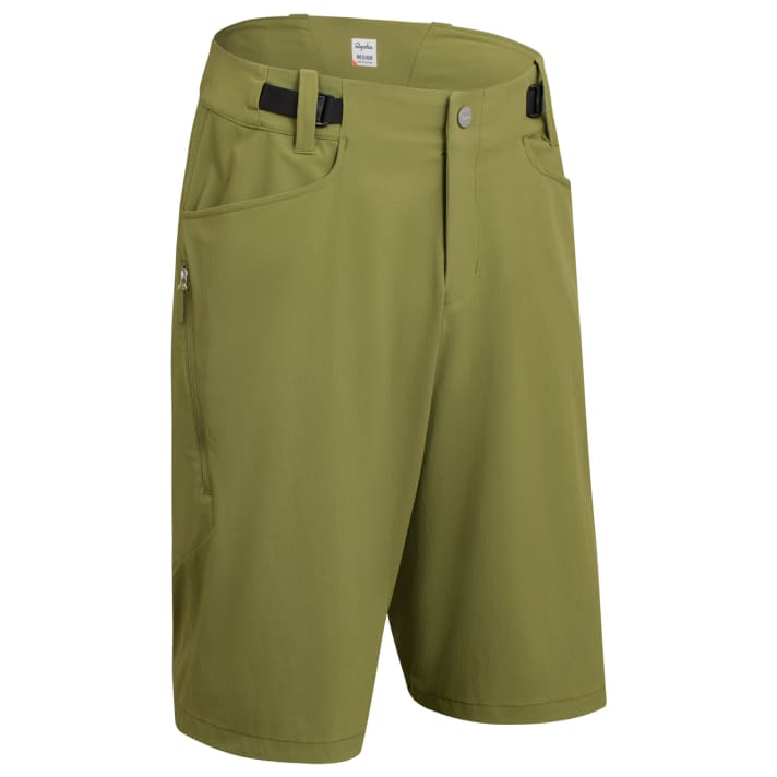   Die <a href="https://www.awin1.com/cread.php?awinmid=18515&awinaffid=471469&clickref=B+Rapha+Trail+Shorts&ued=https%3A%2F%2Fwww.rapha.cc%2Fat%2Fde%2Fshop%2Fmens-trail-shorts%2Fproduct%2FTOS01XX" target="_blank" rel="noopener noreferrer nofollow">Trail Shorts</a> * mit Hüftweitenverstellung und vier Taschen (zwei mit Reißverschluss) soll viel Bewegungsfreiheit bieten und sich entspannt mit Knieschonern tragen lassen. Auch dazu gibt's ein Reparatur-Set beim Kauf.