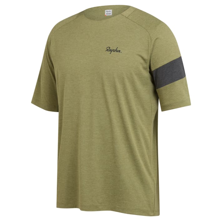   <a href="https://www.awin1.com/cread.php?awinmid=18515&awinaffid=471469&clickref=B+Rapha+Trail+Technical+T-Shirt&ued=https%3A%2F%2Fwww.rapha.cc%2Fde%2Fde%2Fshop%2Fmens-trail-technical-t-shirt%2Fproduct%2FTTT01XXMFA" target="_blank" rel="noopener noreferrer nofollow">Die Männer-Version des Rapha-Kurzarm-Trikots für Biker</a> *.