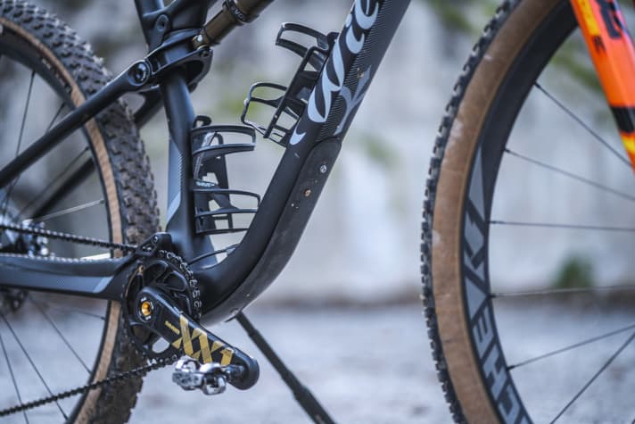   Wilier Urta SLR: Wilier versieht das Unterrohr als einziger Hersteller mit einem stabilen Schutz gegen Steinschläge.