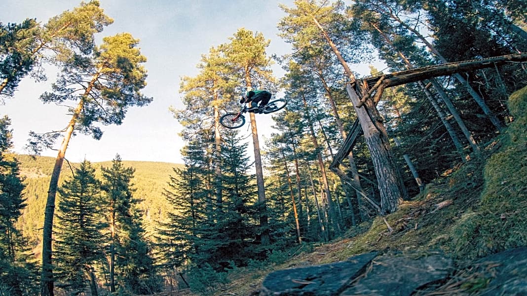 Superstunt: Brage Vestavik springt den Log-Ride-Drop | BIKE
