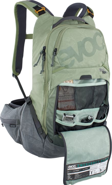 Das Werkzeugfach des Trail Pro 16 ist aufgeräumt und bei einer Panne leicht erreichbar. Die Zipper sollen sich auch mit Handschuhen einfach bedienen lassen.