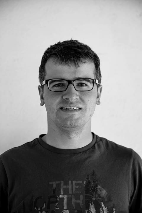   Jonas Perfoll, BIKE Testfahrer: "Ein Enduro-Bike muss auch mal eine Fahrt im Bikepark wegstecken. Ich würde deshalb nie auf Carbon-Felgen setzen. Der Zeitpunkt, wo die Splitter fliegen, kommt über kurz oder lang. Alu verzeiht mehr oder lässt sich zumindest wieder geradebiegen."