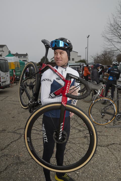   Lukas Flückiger (35) startet selbstständig mit eigenem Ein-Mann-Team in die Rennsaison 2020, nachdem das BMC Racing Team Ende 2019 aufgelöst wurde. Er nennt sein Projekt „Infinity Racing“ und fährt auf Canyon Bikes.