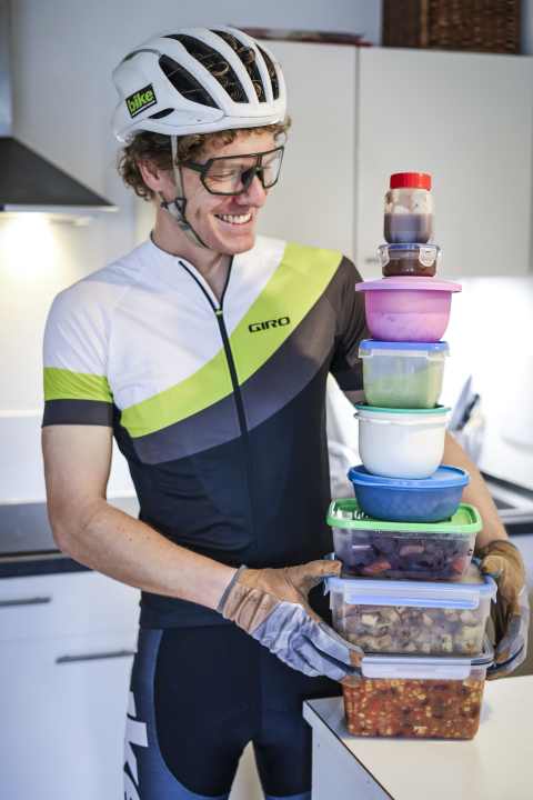 Ob dieser Turm Essen für fünf Tage Rad-Training reicht? BIKE-Redakteur Jan Timmermann startet zuversichtlich in die Woche der Selbsterfahrung.